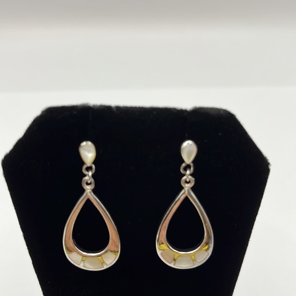 Teardrop Earrings with Pearl Inlay stone. 925 Pierced - Picture 3 of 9